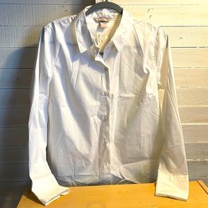 H&M women’s size medium, brand new crisp white all cotton collared shirt